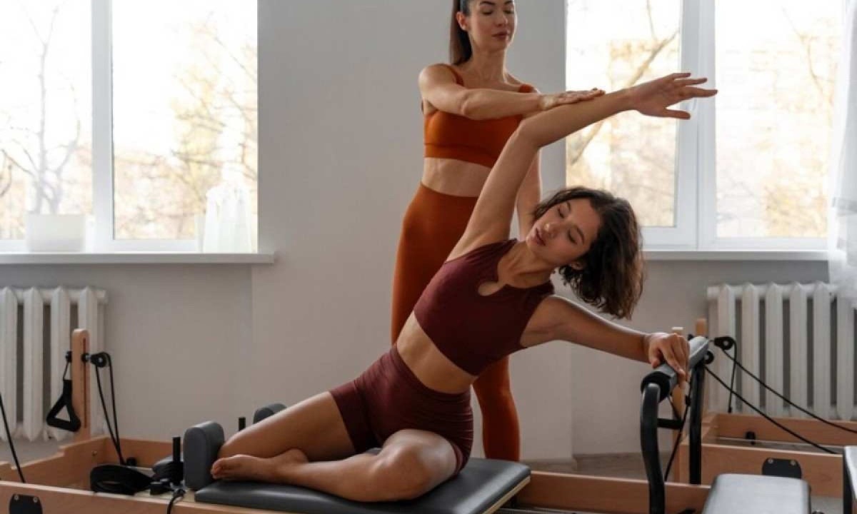 Os benefícios do Pilates são inúmeros, entre os principais consciência corporal, equilíbrio e fortalecimento do núcleo central do corpo -  (crédito: Freepik)