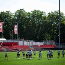 Jogadores do Leverkusen durante treinamento da equipe -  (crédito: Foto: Divulgação / Bayer)