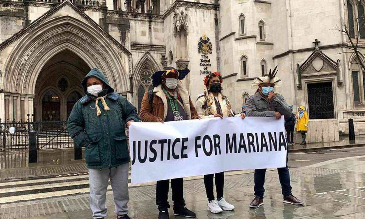 Índios Krenak atingidos pelo rompimento da barragem de Mariana pedem reparação na High Court of Justice, em Londres