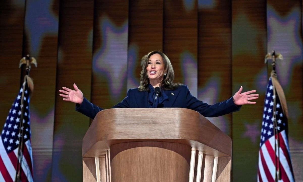 Kamala Harris aceita nomeação democrata com discurso de unidade -  (crédito: ANDREW CABALLERO-REYNOLDS / AFP)