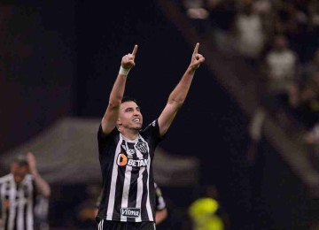 Rodrigo Battaglia comemora o gol marcado contra o San Lorenzo-ARG, na Arena MRV, que colocou o Atlético nas quartas de final da Libertadores -  (crédito: DOUGLAS MAGNO / AFP)