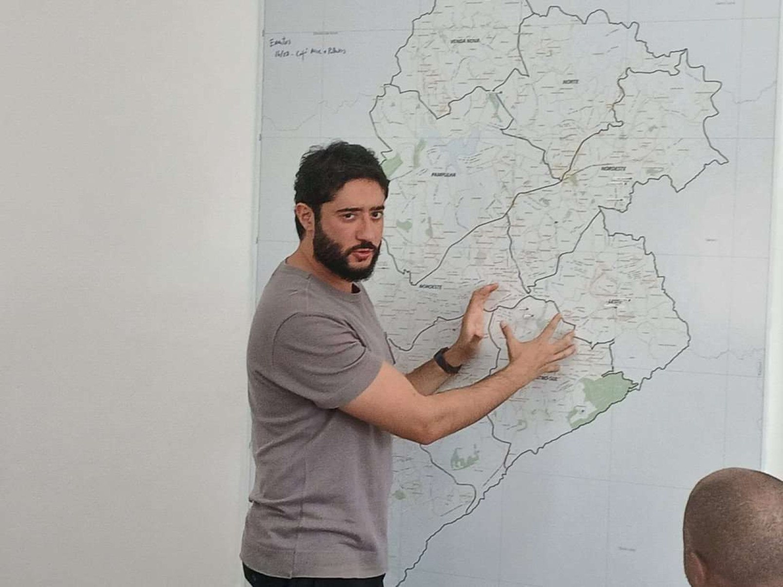 Gabriel Azevedo: 'Kalil destruiu as regionais de BH, e Fuad fez ainda pior'