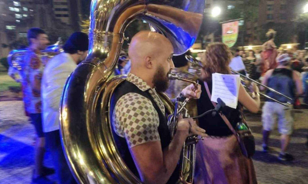 Metais são o forte da fanfarra que tocou na Praça do Samba -  (crédito: Mariana Peixoto/EM/D.A Press)