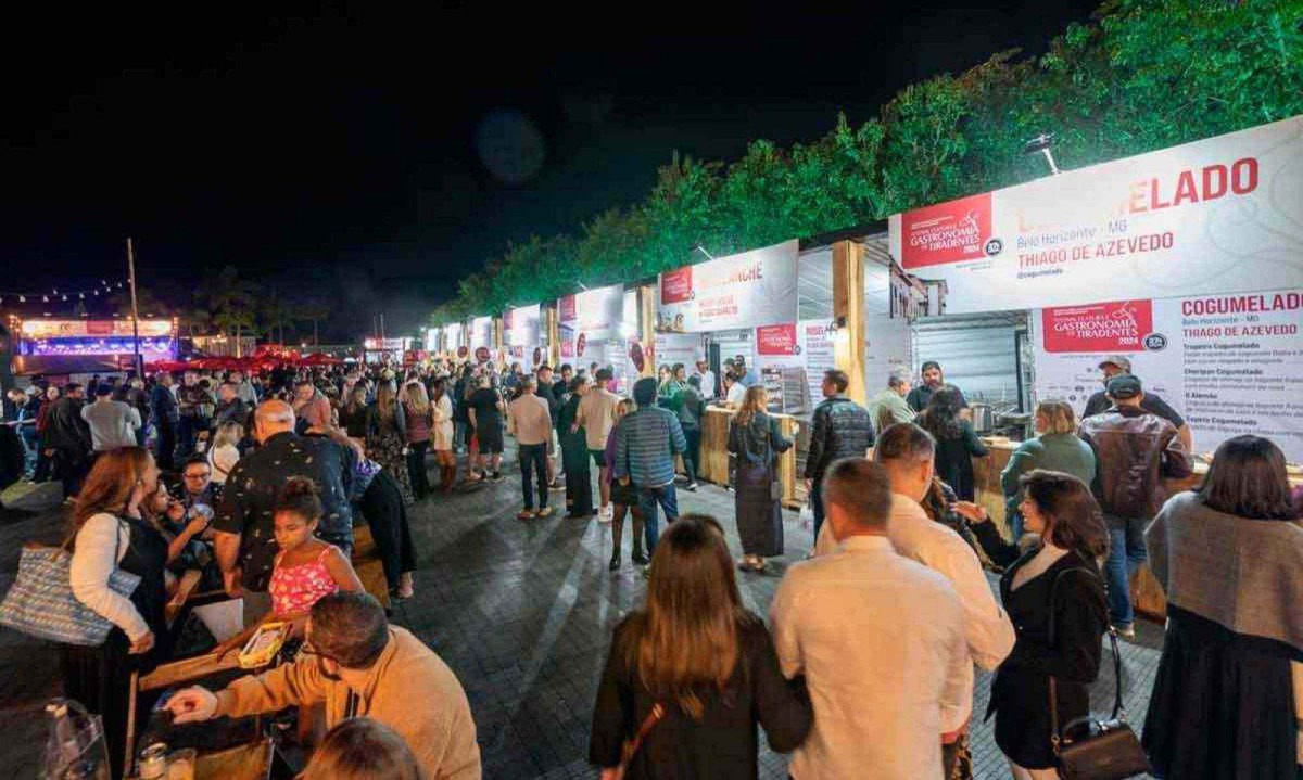 Praça da Rodoviária é ponto de encontro em Tiradentes -  (crédito: Gustavo Andrade/divulgação)