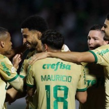 Jogadores do Palmeiras comemoram um dos gols sobre o Cuiabá -  (crédito: Foto: Cesar Greco/Palmeiras)