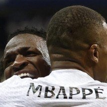 Vini Jr. e Mbappé tentam levar Real Madrid á primeira vitória no Campeonato Espanhol -  (crédito: Foto: Wojtek Radwanski / AFP)