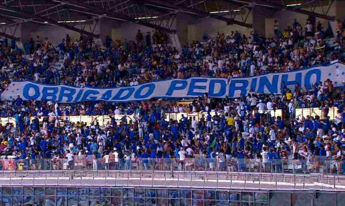 A torcida do Cruzeiro reconhece a importância de Pedro Lourenço, o empresário dono da SAF que está mudando a história do clube -  (crédito: Redes Sociais/Reprodução)