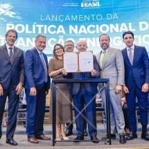 Governo Lula quer ampliar o 'vale-gás' até 2025 - Ricardo Stuckert / PR