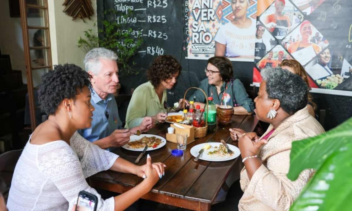 Em almoço no Morro das Pedras, Rogério Correia promete criar secretarias para as mulheres e de combate ao racismo -  (crédito: Mariana Bastani/Divulgação)