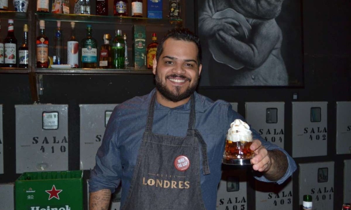 O Hotel Londres oferece uma carta de drinques autorais, criados pelo bartender Filipe Moreira, que homenageia as ruas icônicas de Londres -  (crédito: Ana Clara Parreiras/EM/D.A Press)