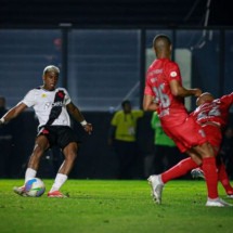 Do inferno ao céu: Emerson Rodríguez marcou primeiro gol pelo Vasco -  (crédito: Foto: Matheus Lima / Vasco)