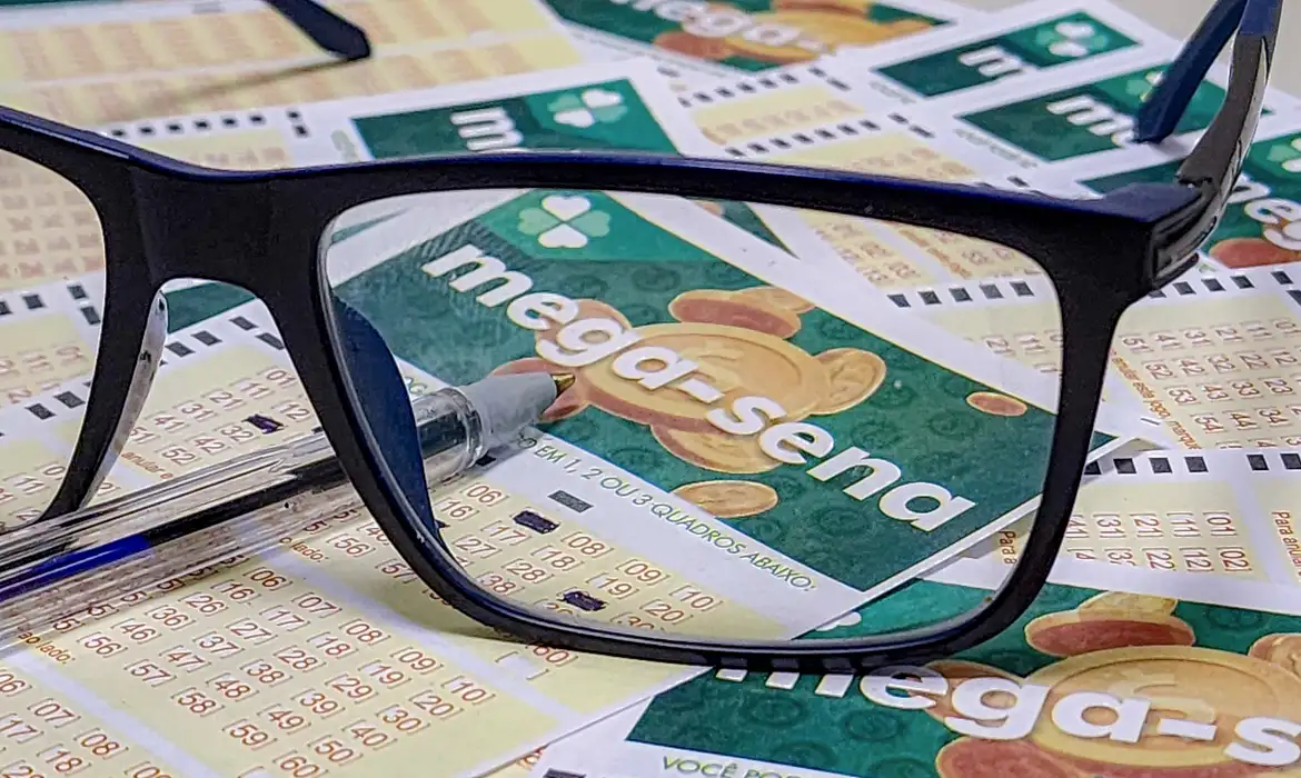 Mega-Sena 2843: confira quanto rende o prêmio de R$ 10 milhões - crédito: EBC