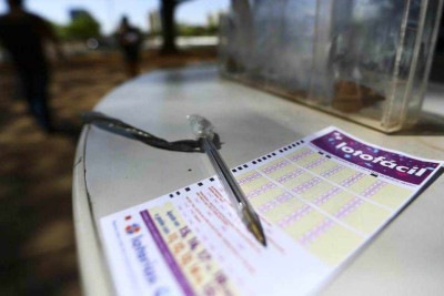 Morador de Varginha ganhou mais de R$ 1 milhão na Lotofácil com aposta de R$ 3 -  (crédito: Marcelo Camargo/Agência Brasil)
