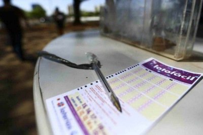 A Lotofácil da Independência será sorteada na segunda-feira, 9 de setembro -  (crédito: Marcelo Camargo/Agência Brasil)