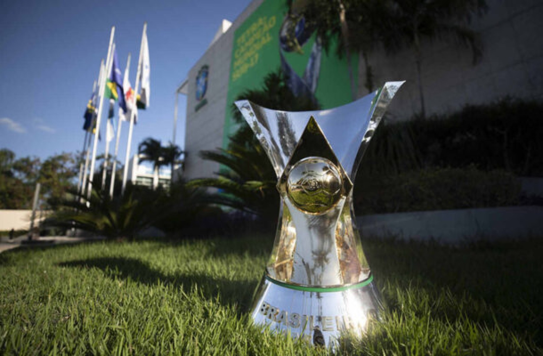 Brasileiro: sem aval da CBF, Liga Forte oferece horário a TVs e bets