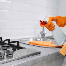 Aprenda 7 técnicas eficazes para desengordurar sua cozinha  - SerhiiBobyk