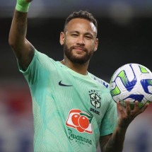 Com três brasileiros, Neymar monta time ideal de cinco jogadores - No Ataque Internacional