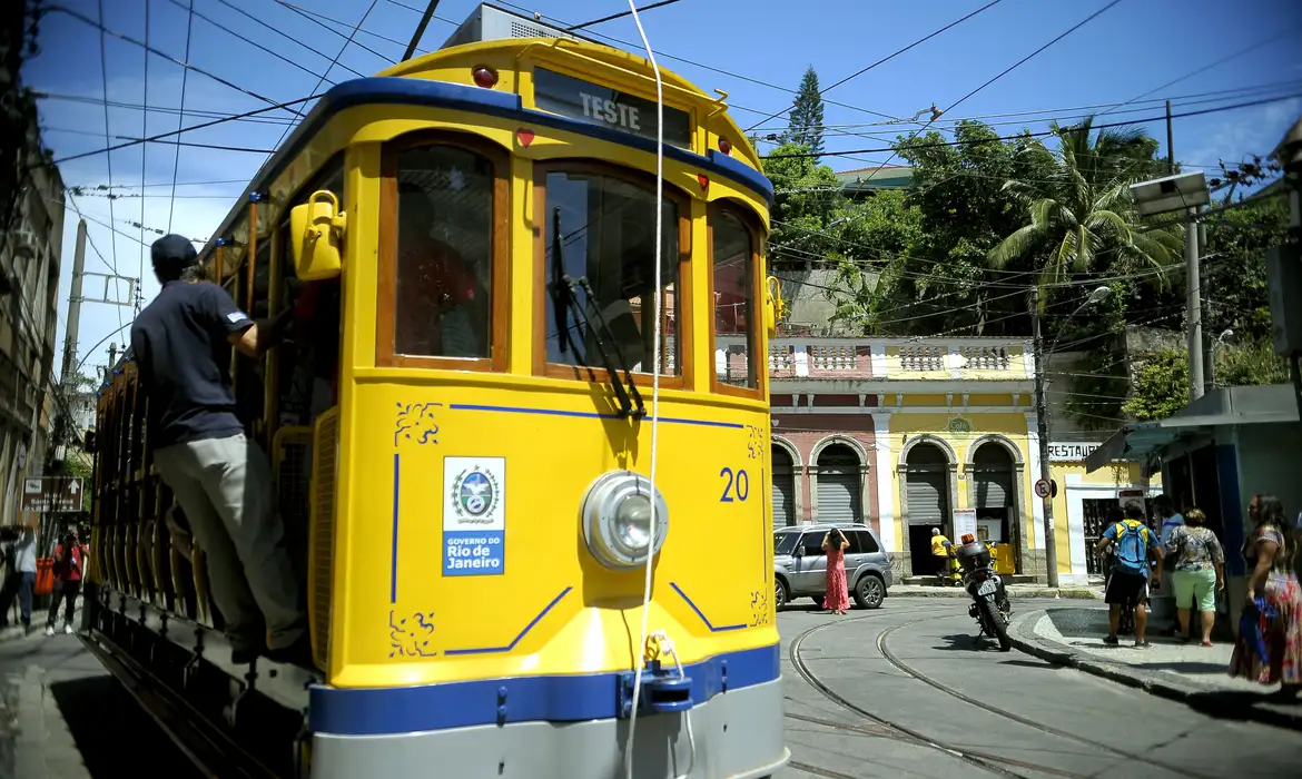 Governo do Rio entrega 1º trecho revitalizado do bonde de Santa Teresa -  (crédito: EBC)