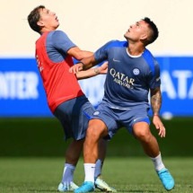 Jogadores da Inter de Milão durante treinamento da equipe -  (crédito: Foto: Divulgação / Inter de Milão)