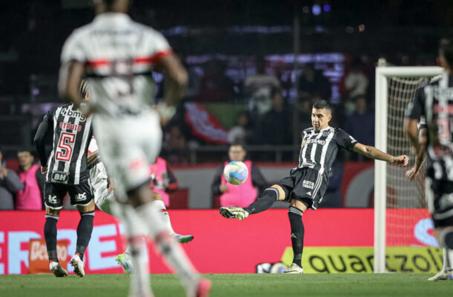 Battaglia celebra gol em vitória do Atlético, mas destaca: ‘Nada definido’
