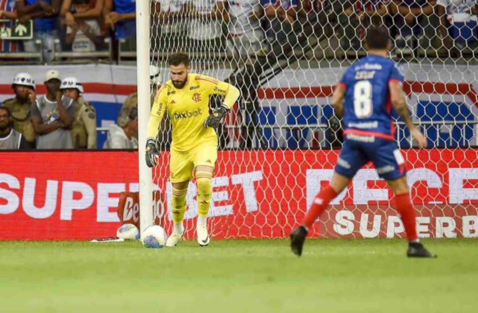 Matheus Cunha fala da partida contra o Bahia e exalta disputa com Rossi