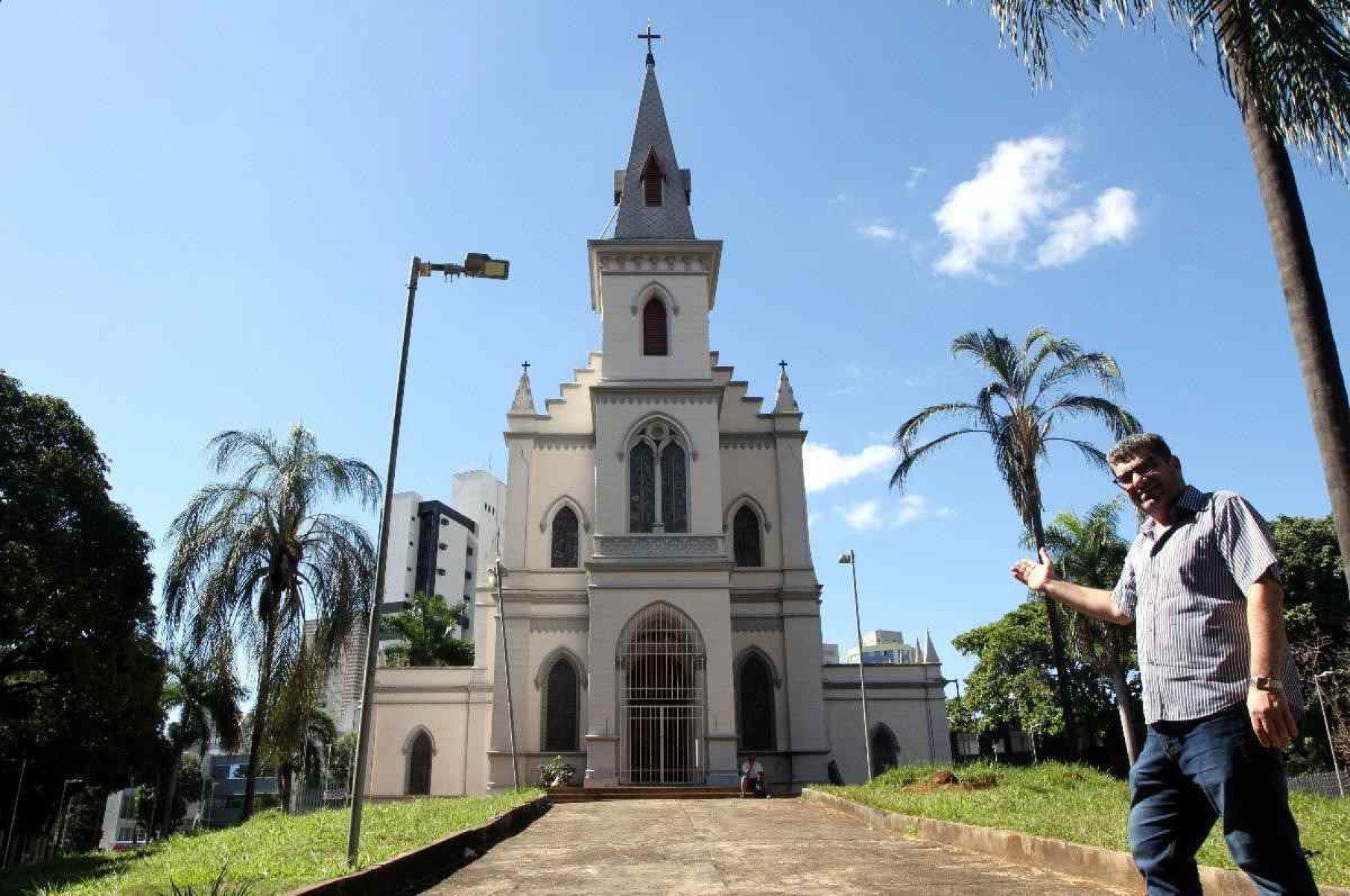 Igreja Sagrado Coracao de Jesus, na Avenida Carandai, numero 1010. A Igreja abriga refugiados da Siria. Na foto, o padre George -  (crédito: Jair Amaral/EM/D.A press)