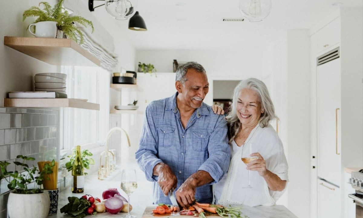 A alimentação equilibrada e saudável é fundamental para a saúde dos idosos (Imagem: Rawpixel.com | Shutterstock) -  (crédito: EdiCase)