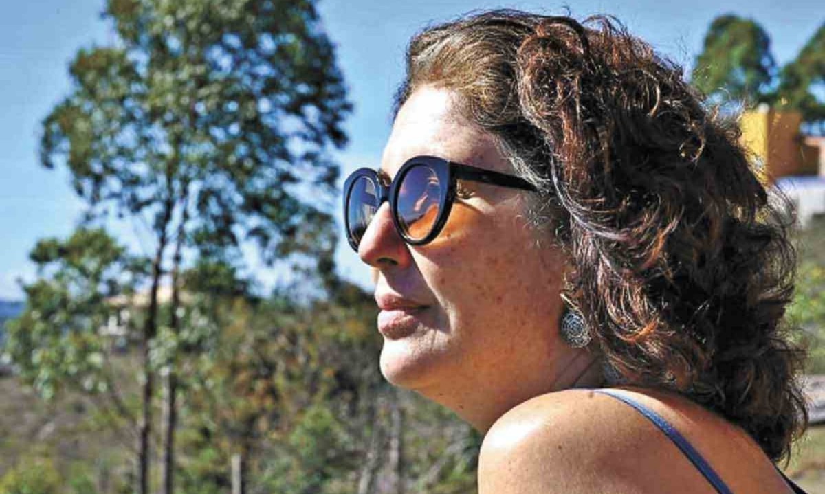 Cibele Oliveira, autora de "O avesso da costura – ou uma travessia"  -  (crédito: wagner santoro quintão/divulgação)