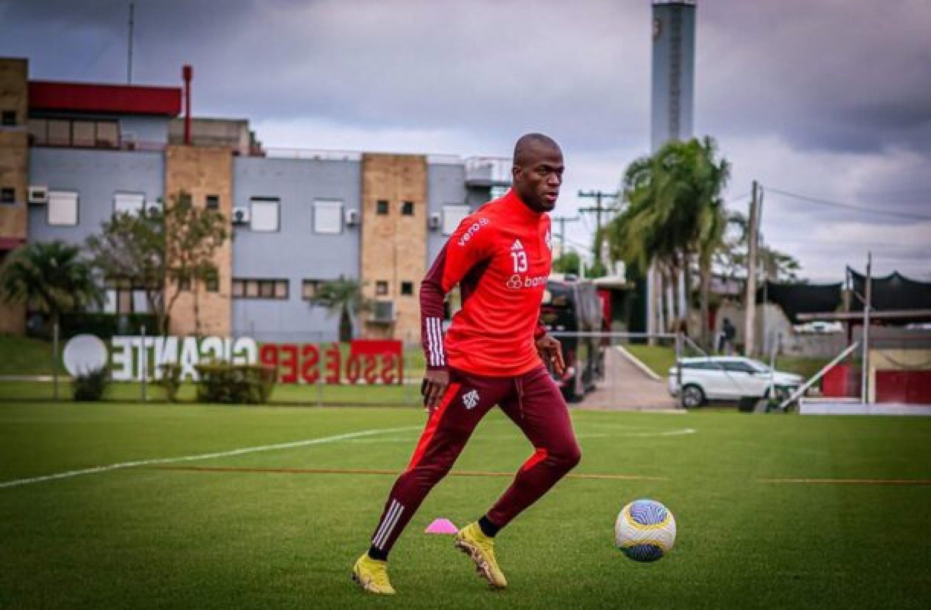 Internacional tem três desfalques para jogo contra Fortaleza