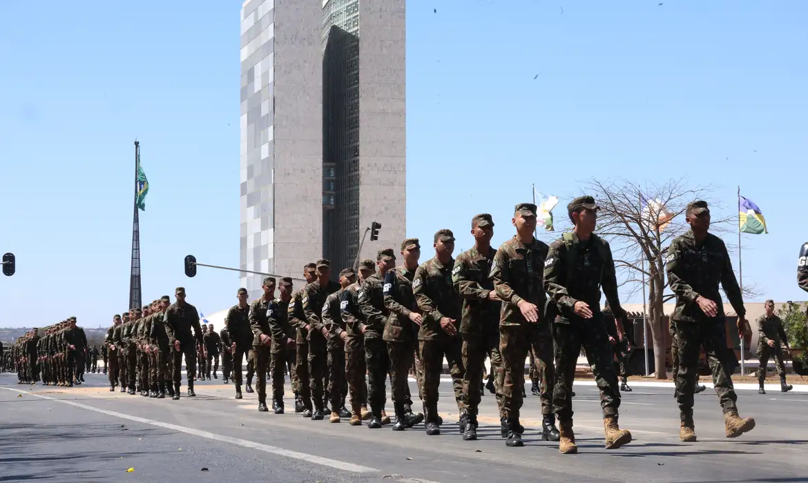 Por decreto, Lula autoriza ação de militares nas eleições municipais - EBC