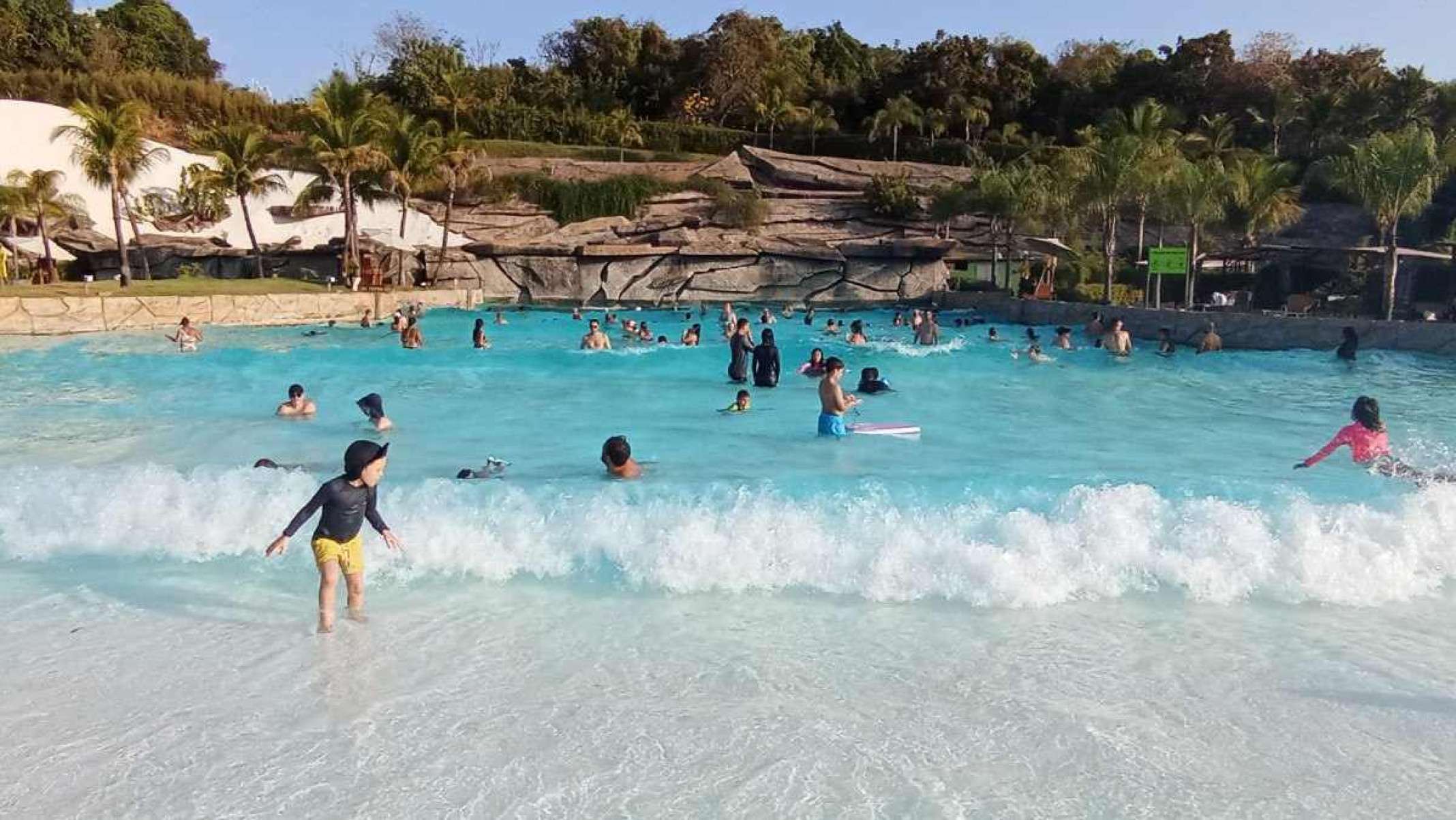 Quem diz que parque aquático é só pra jovem nunca visitou este paraíso