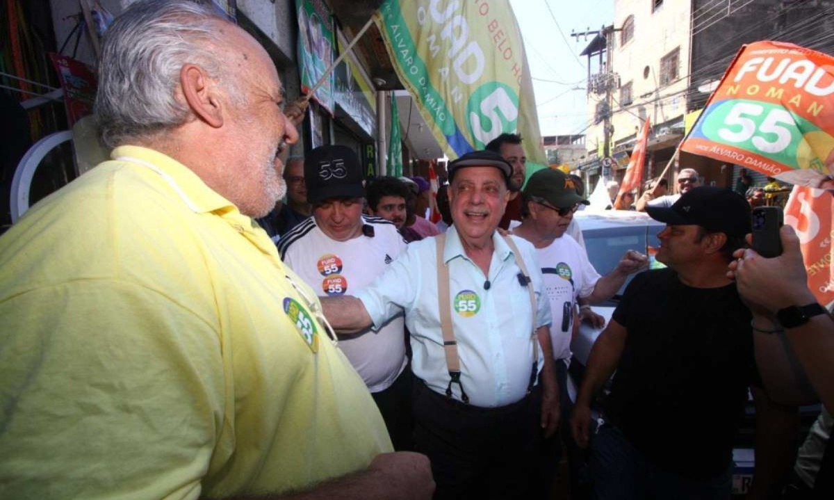 O candidato a reeleicao para prefeitura de Belo Horizonte, Fuad Noman, percorre ruas do bairro Vera Cruz. -  (crédito: Marcos Vieira /EM/DA. Press.)