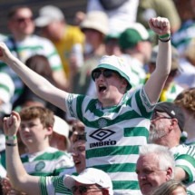 Pode vibrar, torcida do Celtic. Afinal, seu time voltou a vencer o maior rival, Rangers - (crédito: Foto: Kamil Krzaczynski/AFP via Getty Images) Pode vibrar, torcida do Celtic. Afinal, seu time voltou a vencer o maior rival, Rangers - (crédito: Foto: Kamil Krzaczynski/AFP via Getty Images)