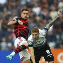 Flamengo volta a jogar mal e perde para o Corinthians -  (crédito: Gilvan de Souza / CRF)