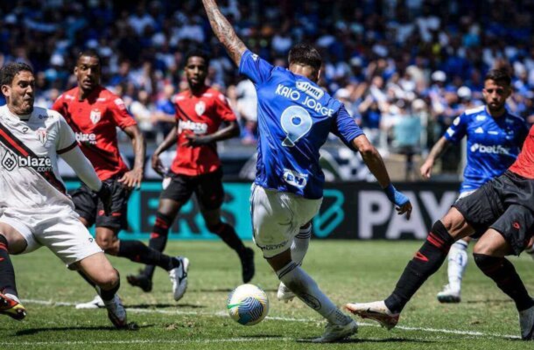Kaio Jorge celebra primeiro gol pelo Cruzeiro e opina sobre vaias do torcedor