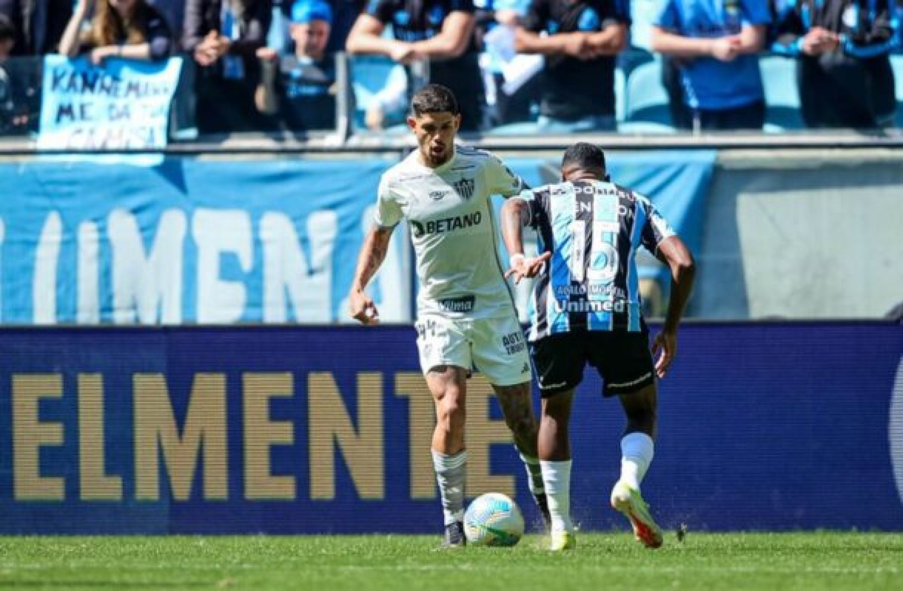 ‘A cara do Galo’, festeja Rubens após virada do Atlético