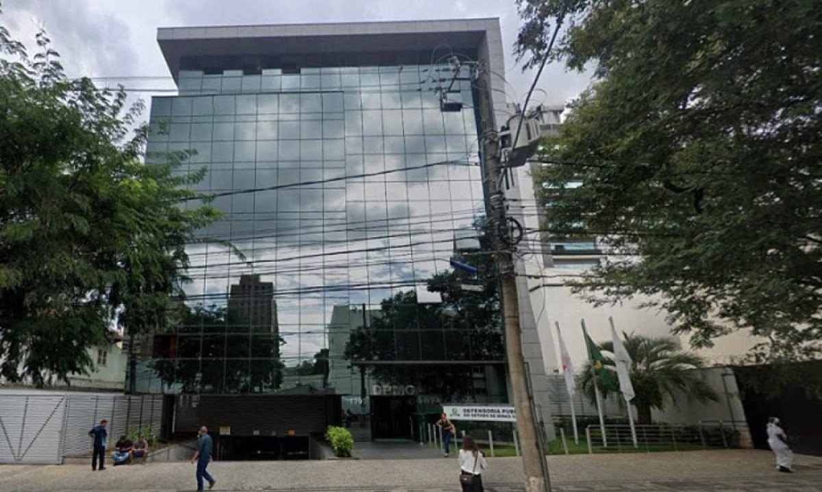 Depois de retificar o nome no cartório, mulher tentou fazer alterações no registro de sua conta bancária mas não foi atendida pela empresa -  (crédito: Google Street View / Reprodução)