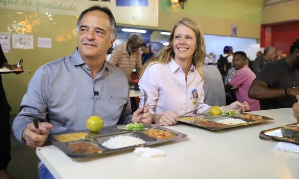 Mauro Tramonte e Luisa Barreto esteve em um restaurante popular em BH -  (crédito:  Ramon Bitencourt/Divulgação)