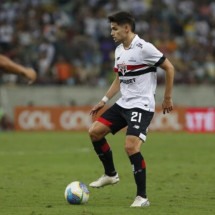 Bobadilla em ação com a camisa do São Paulo  -  (crédito:  Rubens Chiri)