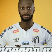 Yusupha Njie é o novo reforço do Santos para sequência da temporada  -  (crédito: - Foto: Divulgação/Santos)