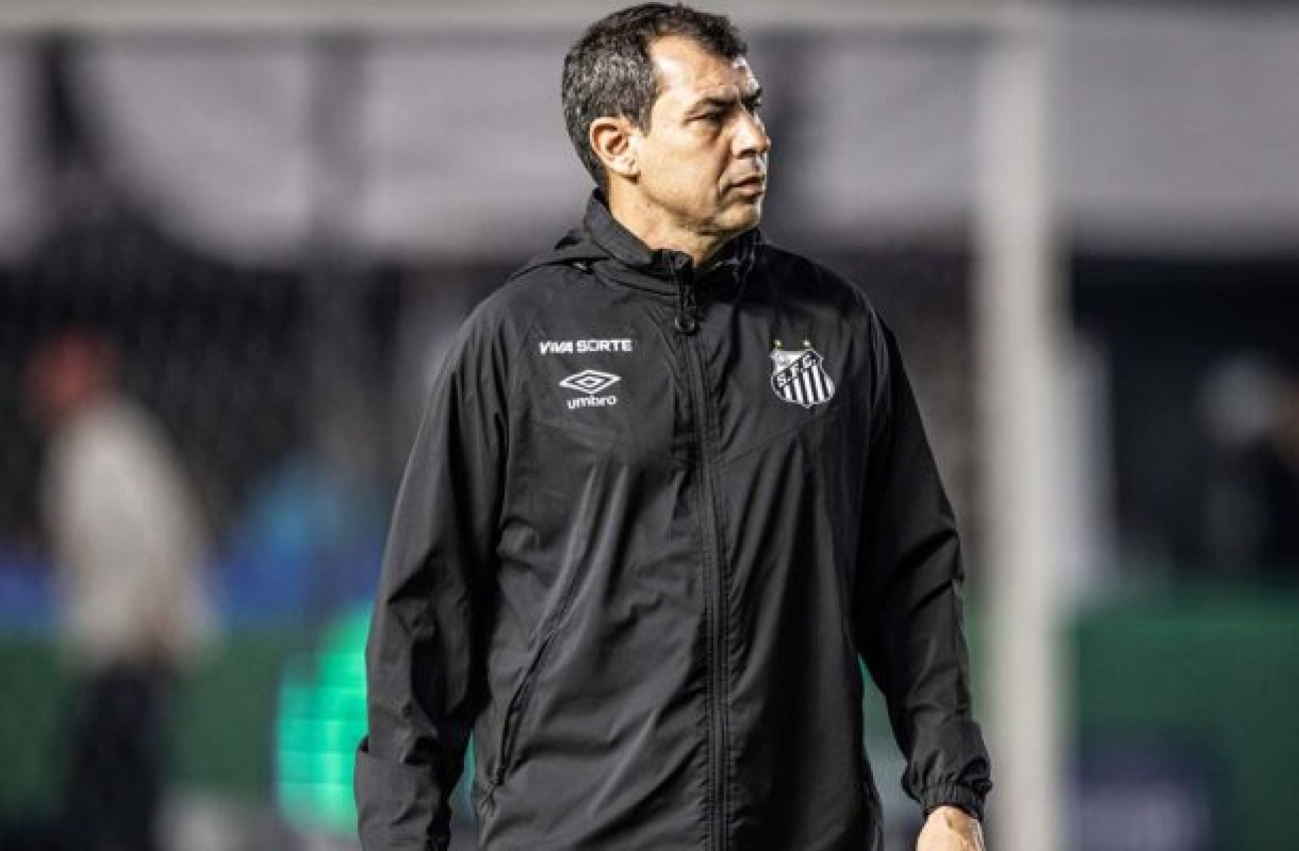 Carille vê pressão aumentar no Santos, mas tem respaldo do elenco