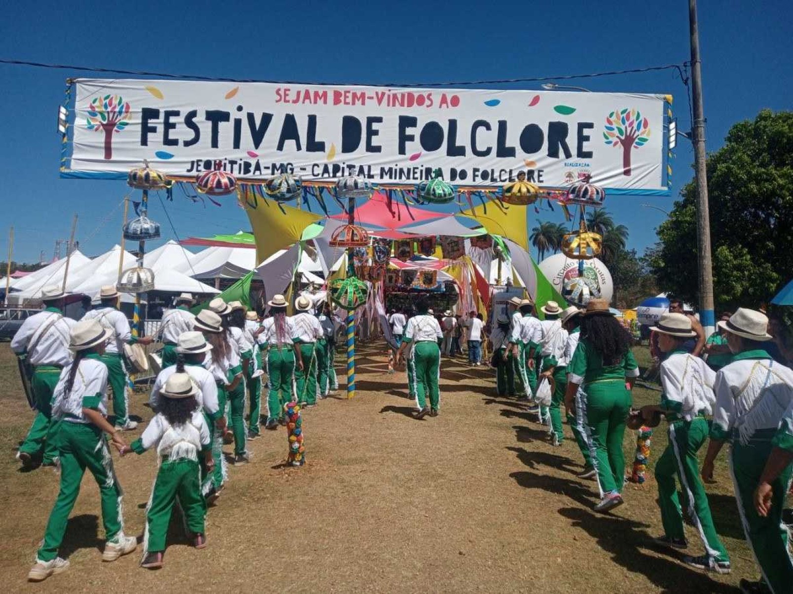 Na Capital do Folclore Mineiro 'Sá rainha' consagra a 'virge do Rosário'