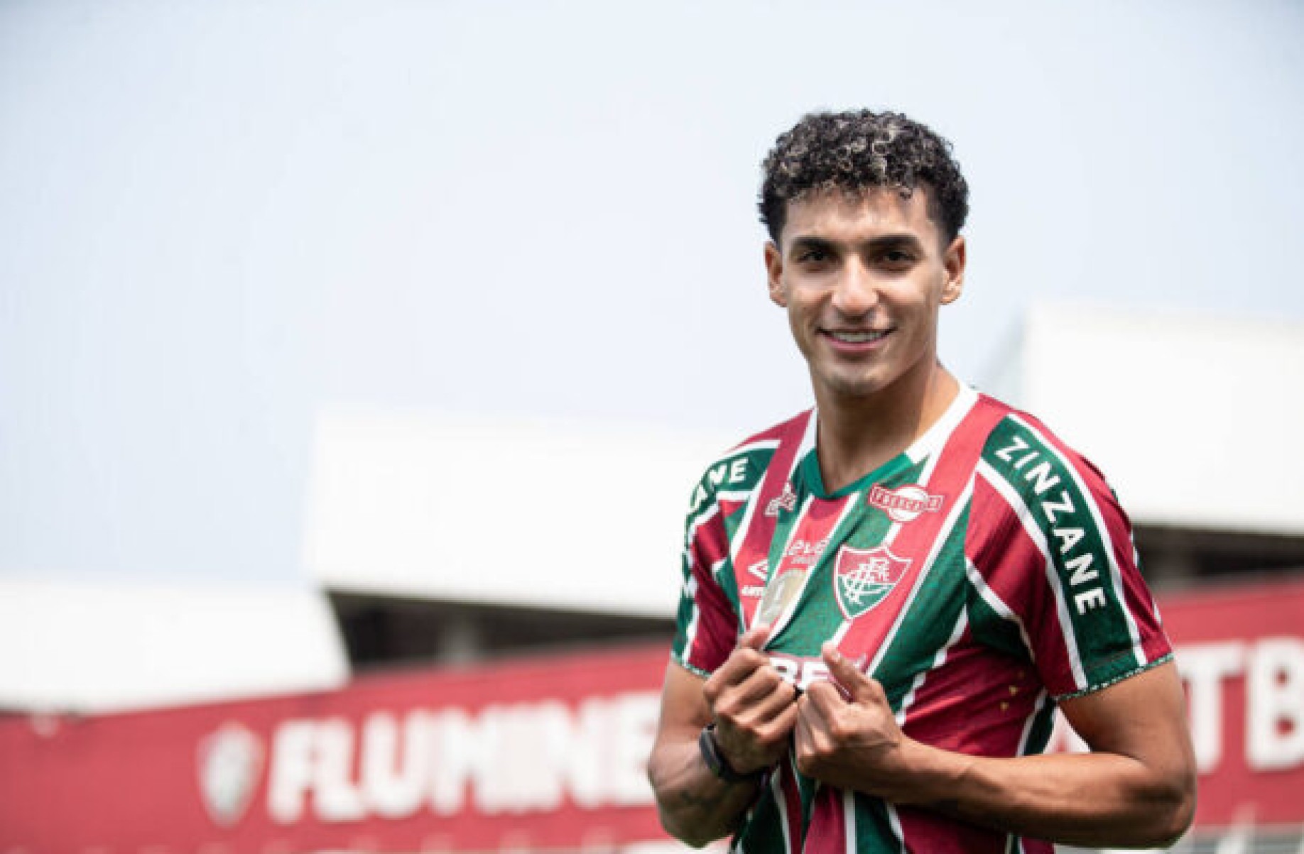 Fluminense anuncia a contratação do lateral Gabriel Fuentes