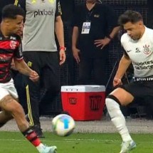 Jogadores durante a partida de domingo -  (crédito: Foto: Reprodução/Globo)