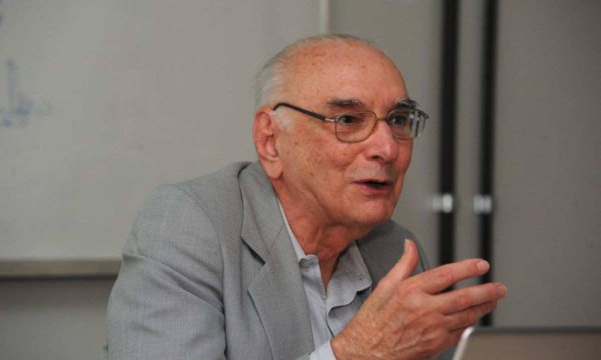 Professor e pesquisador Ramayana Gazzinelli morre aos 91 anos -  (crédito: UFMG)