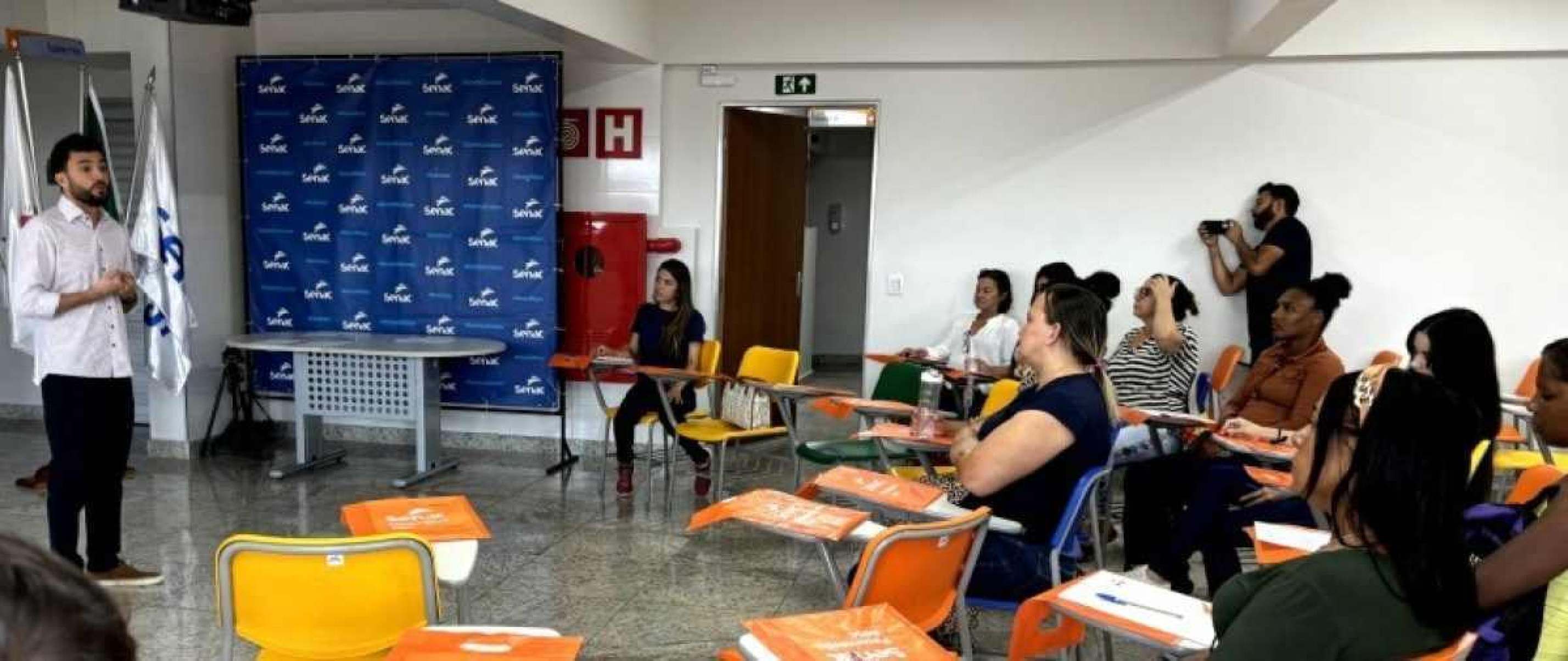 São mais de 20 modalidades de cursos disponíveis -  (crédito: Pedro Chimicatti / Sedese-MG / Divulgação)