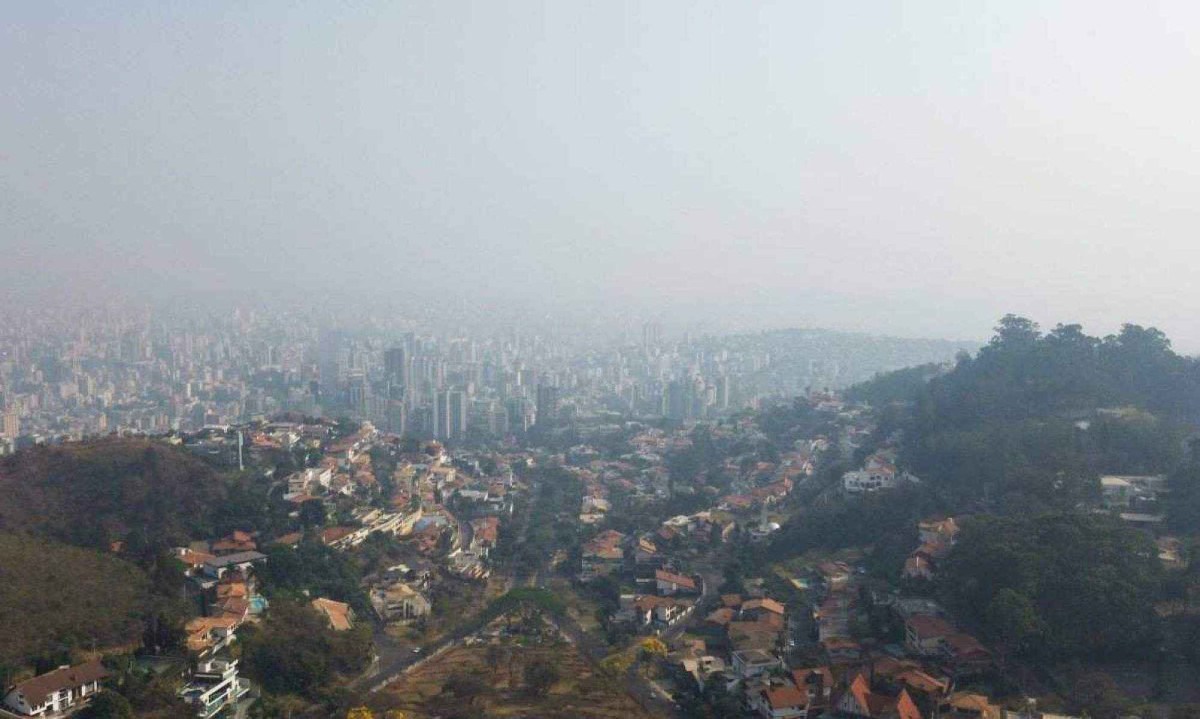 Vista da Praça do Papa, no Mangabeiras, Região Centro-Sul de BH -  (crédito: @estev4m)