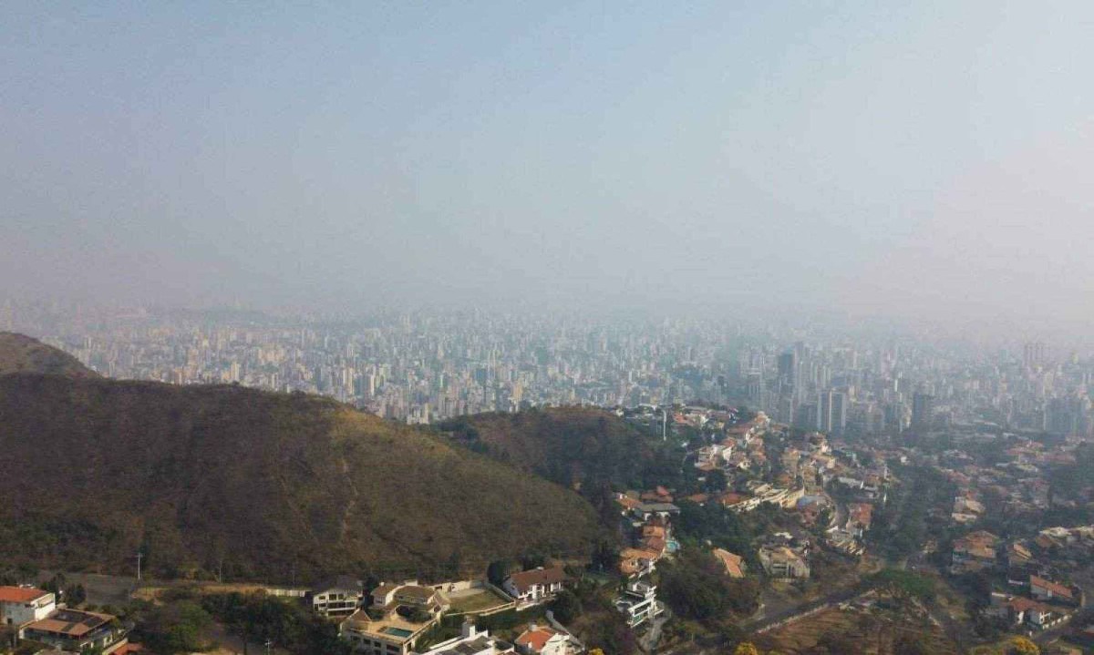 Vista da Praça do Papa, no Mangabeiras, Região Centro-Sul de BH -  (crédito: @estev4m)