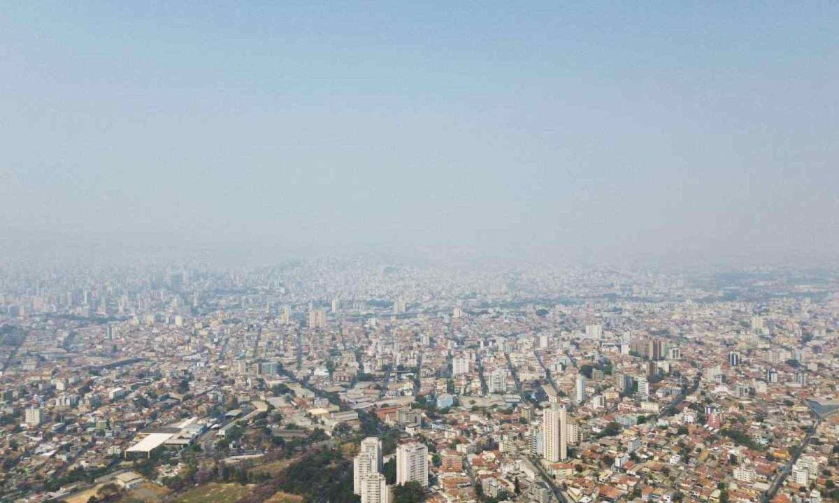 Vista do bairro Caiçaras, na Região Noroeste de BH -  (crédito: @estev4m)