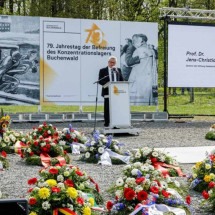 Angústia no memorial do campo de concentração de Buchenwald com vitória da extrema direita - JENS SCHLUETER / AFP